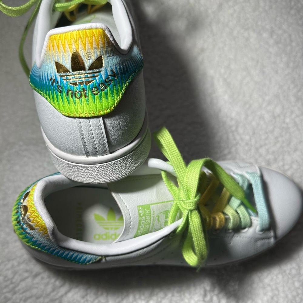 adidas x Disney Tinkerbell Women's Sneakers with Green, Yellow & Light Blue Lace - Picture 5 of 10